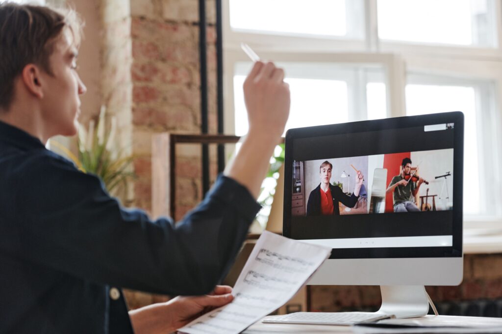 10 ways to unlock and Thrive in an Online Learning Environment